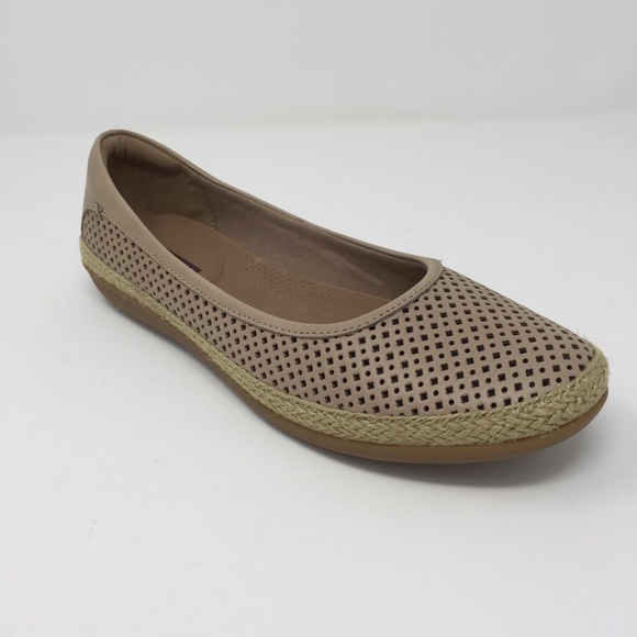 clarks aubria myth